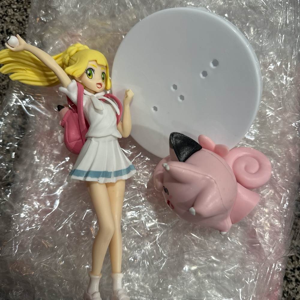 Pokémon Lillie figure with Box little crack on skirt can’t see by looking close